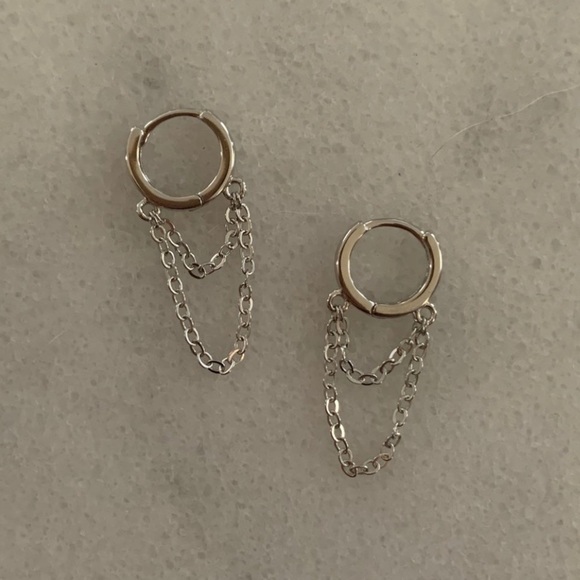 Modest Lu Jewelry - Sterling Silver Layered Chain Huggie Hoop Earrings Brand New